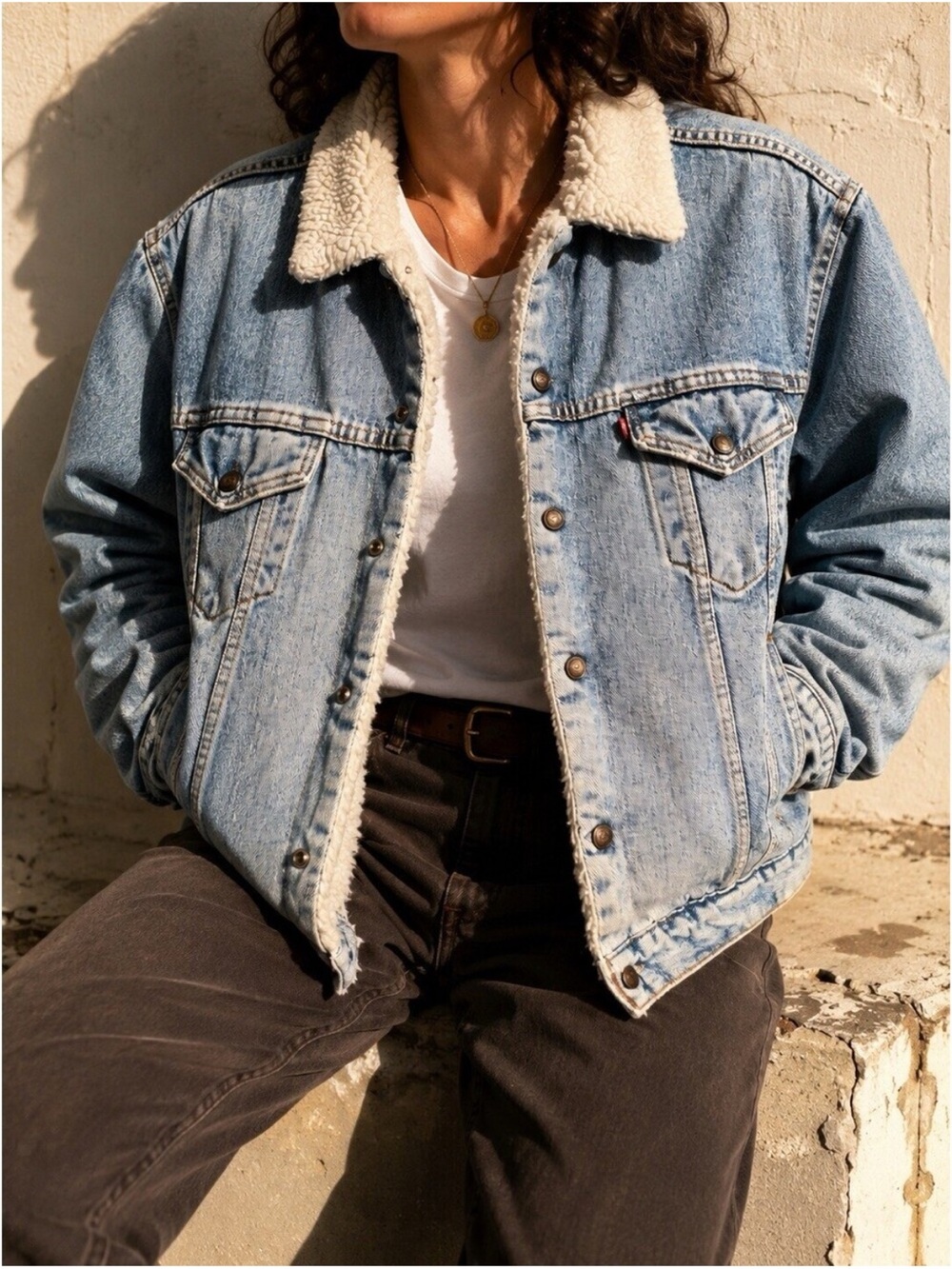 Levi’s Sherpa Denim Jacket With Silver Stripe Down Sleeves Size Medium New